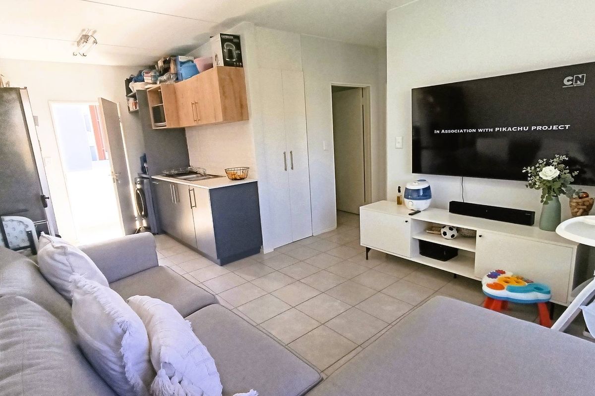Modern 2-Bedroom Apartment in a Secure Estate - Photo 3