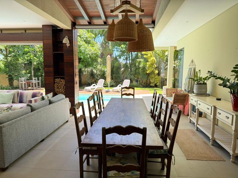 Luxury Spacious Home - Photo 3