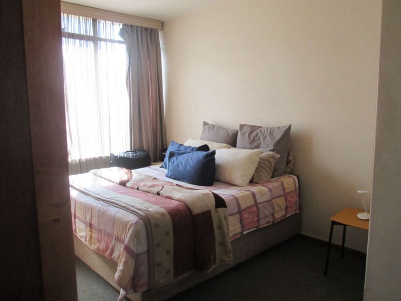 VERY BEAUTIFUL [1] ONE BEDROOM APARTMENT FOR SALE IN SUNNYSIDE [ PRETORIA ] - Photo 5