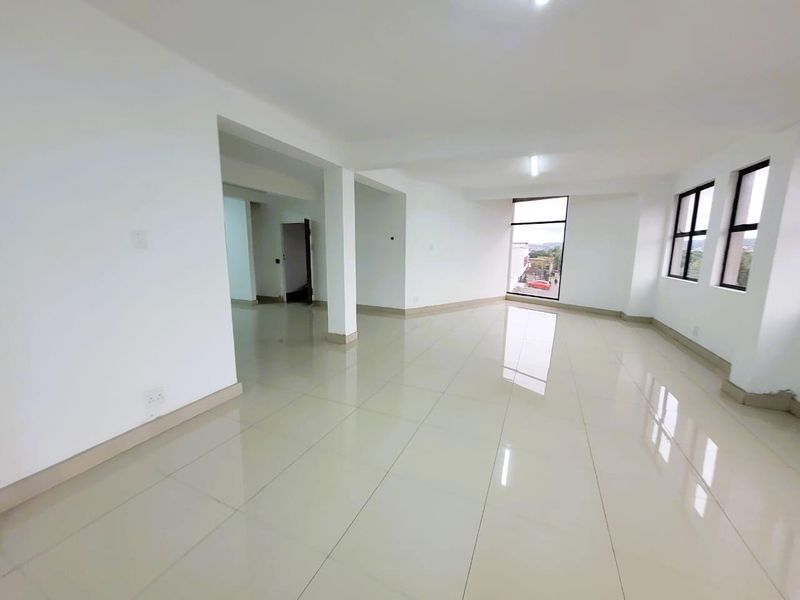 Huge potential awaits you -  Call Centre - Medical rooms, Architects offices, Accounting firms - Photo 9