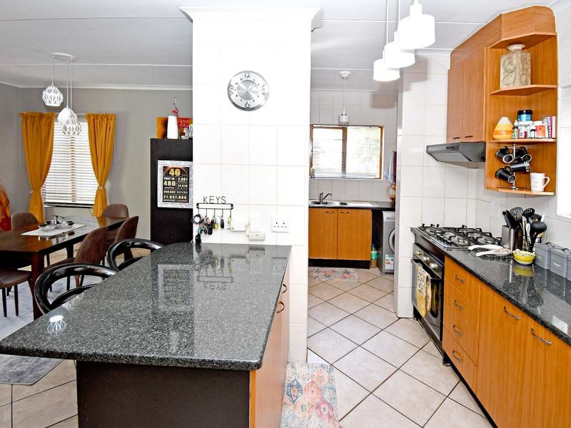 Modern Double-Storey Home in Secure Estate - Photo 5