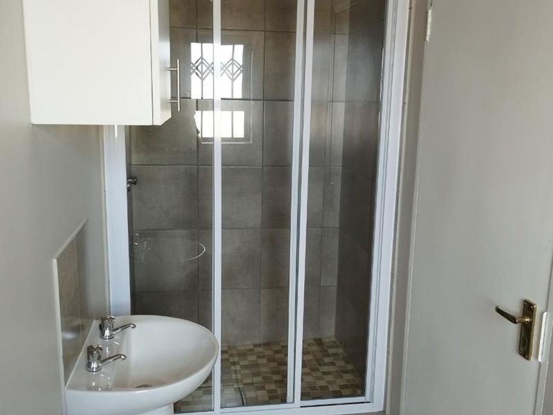 Clayville Ext 77 R 1350 000 - Family Home - Photo 6
