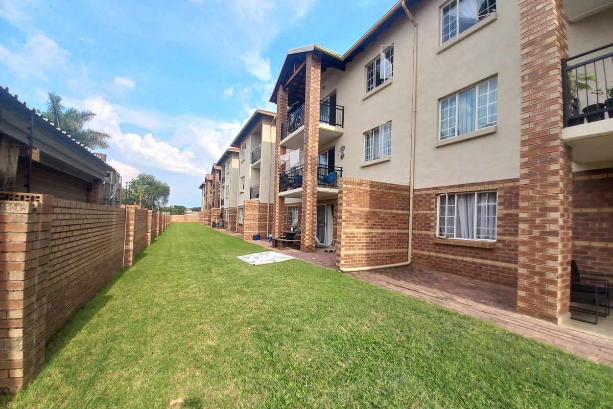 Two Bedrooms apartment for sale - Photo 2