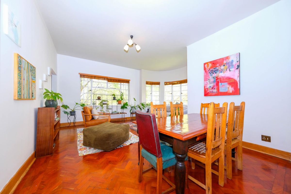 Magnificent apartment in this ever popular complex! - Photo 4