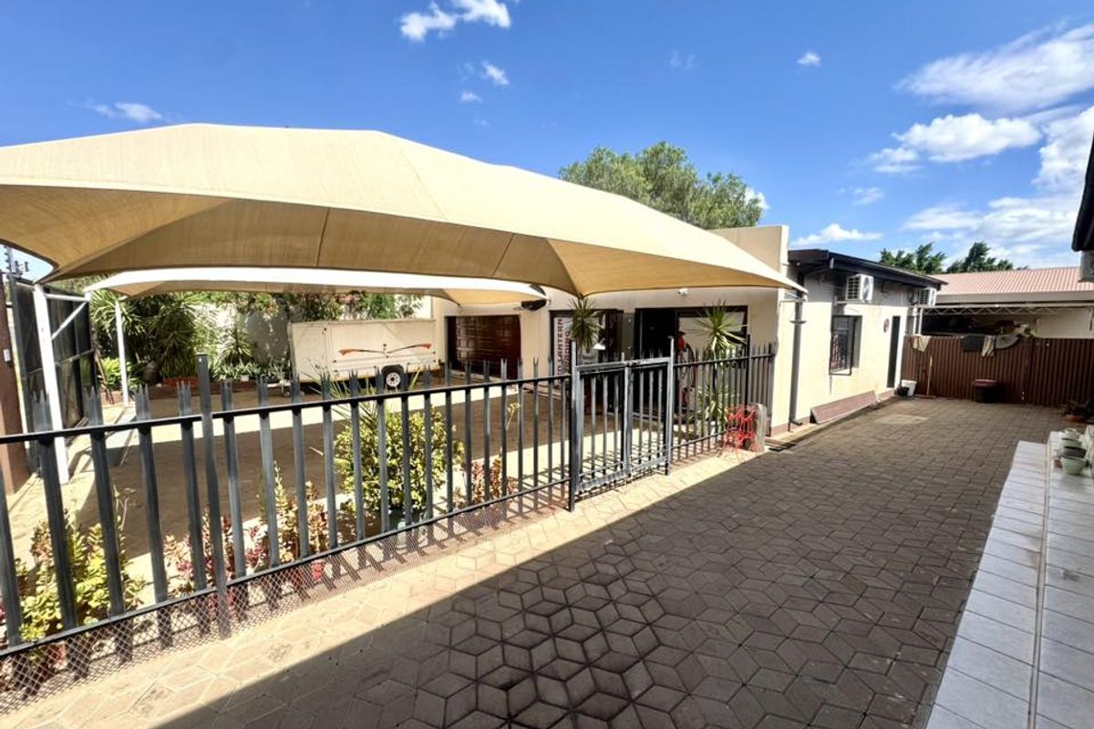 Spacious Property FOR SALE in Windhoek West Ideal for Business - Photo 5