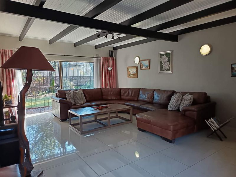 Large Family Home in the heart of Brackenhurst for sale - Photo 5