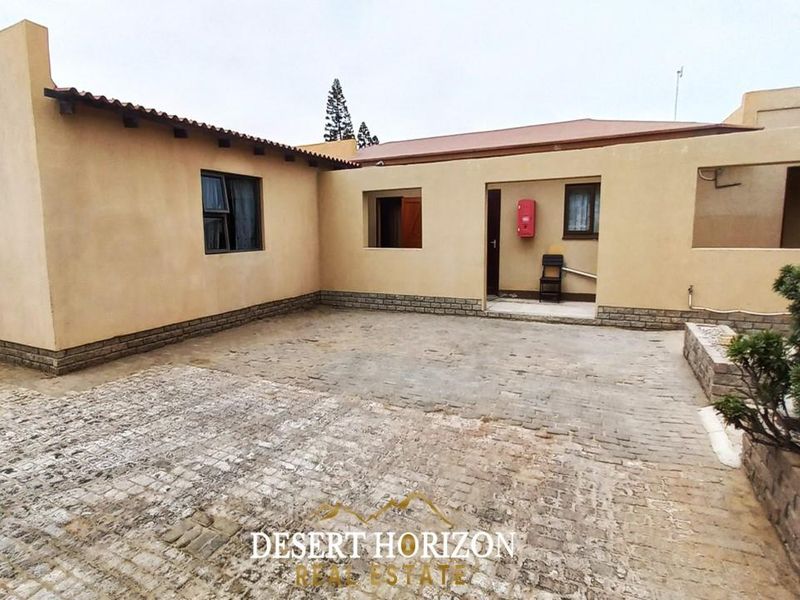 Walvisbay, Central | Backpackers house with licenses for sale - Photo 3