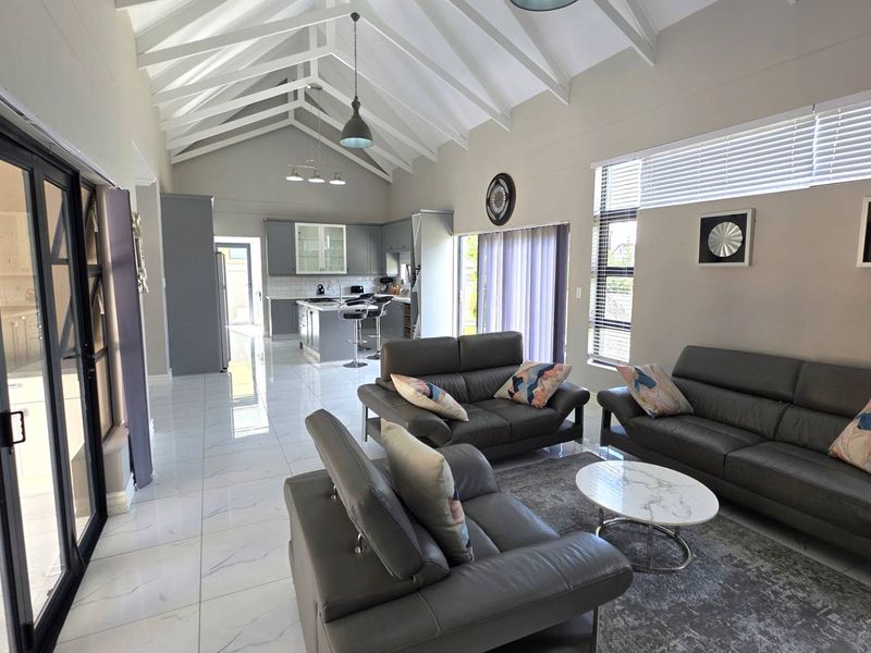 Modern 4 Bedroom Family Home in Leloko Lifestyle Estate - Photo 10