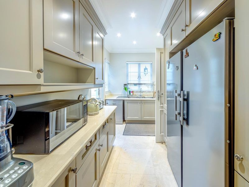 Elegant Four Bedroom Fully Furnished Home for Rent in Waterfall Country Estate - Photo 8