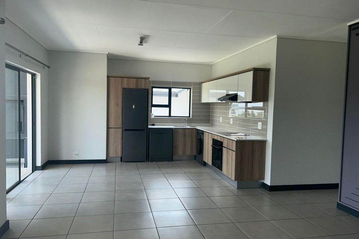 Stunning 2 bedroom, 2 bathroom penthouse unit in The Reid - Photo 4