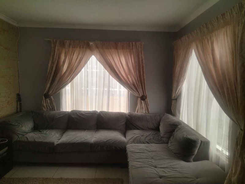 2 lovely bedrooms house for sale in Soshanguve VV - Photo 7