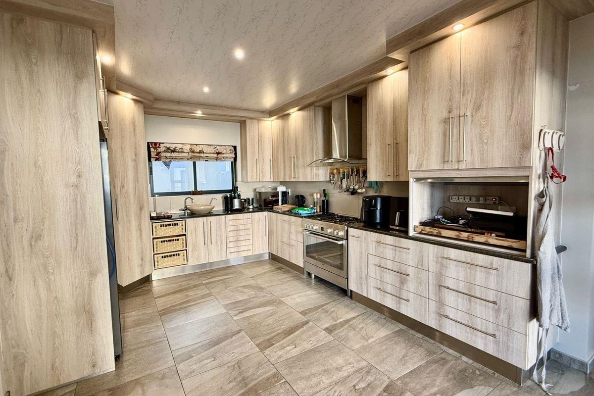 ELISENHEIM - NORTH VIEWS!!  NS 3 100 000 - Photo 3