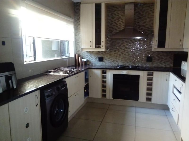 House for Rent in van Riebeeck Park Kempton Park - Photo 4
