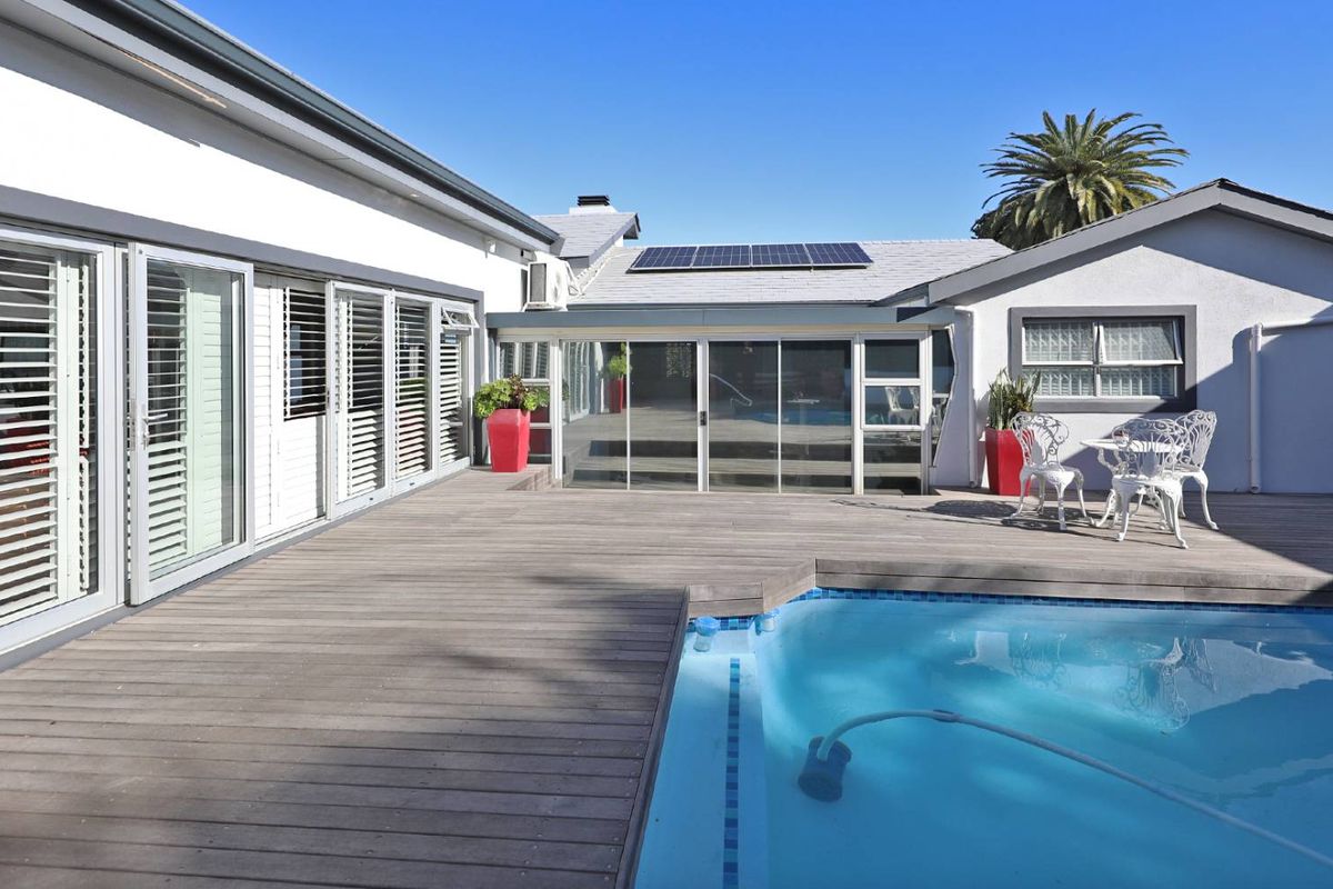 Modern Luxury with Panoramic Views in Loevenstein. - Photo 2