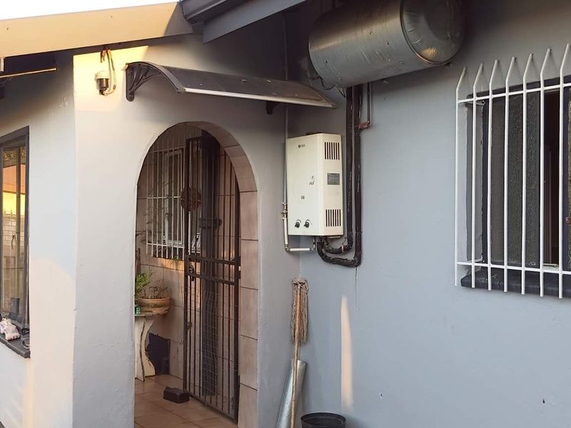 Family Home in Meyerton Central to rent - Photo 7