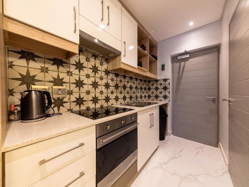 1-Bedroom Furnished Apartment for Sale – Stellenbosch Central - Photo 4