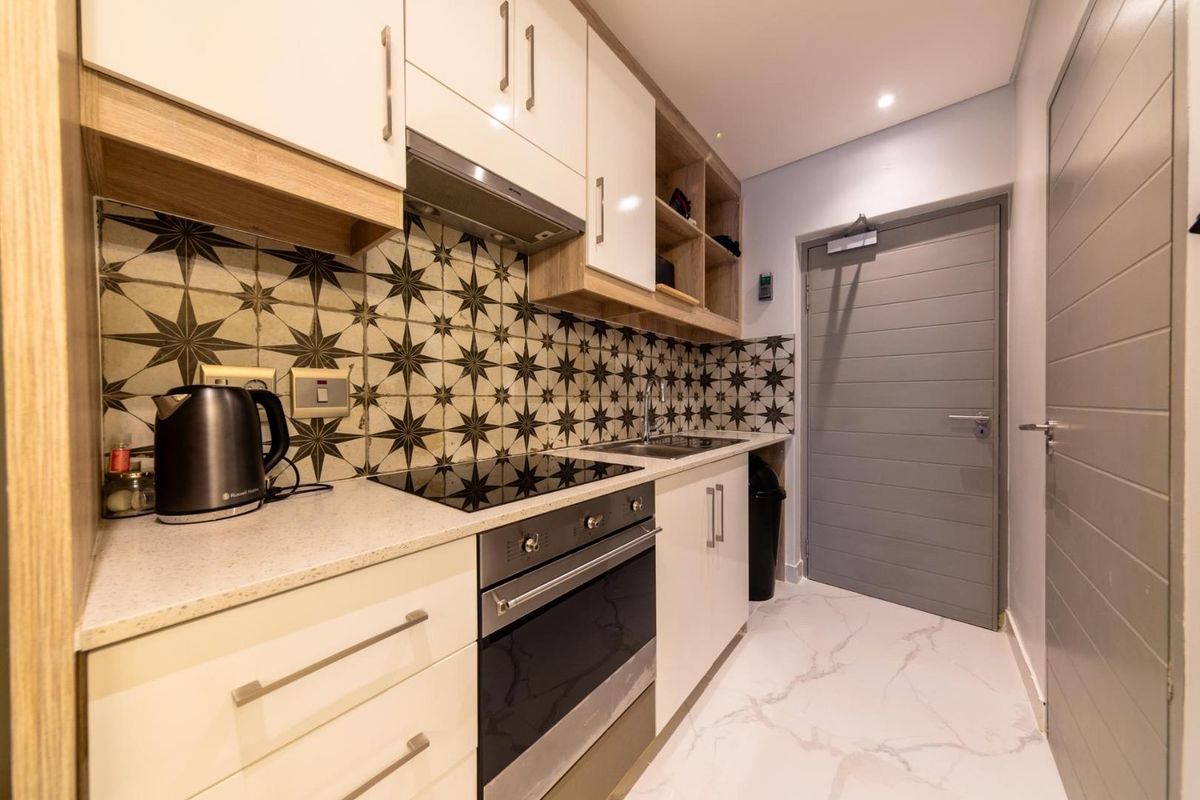 1-Bedroom Furnished Apartment for Sale – Stellenbosch Central - Photo 4