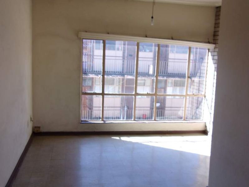 2 BEDROOM FLAT TO RENT IN PRETORIA WEST - Photo 4