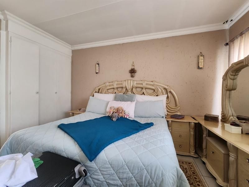 3 Bedroom Townhouse for Sale in Alberante - Photo 6