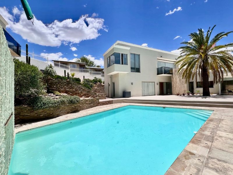 Luxury 4 Bedroom House For Sale in Klein Windhoek - Photo 3
