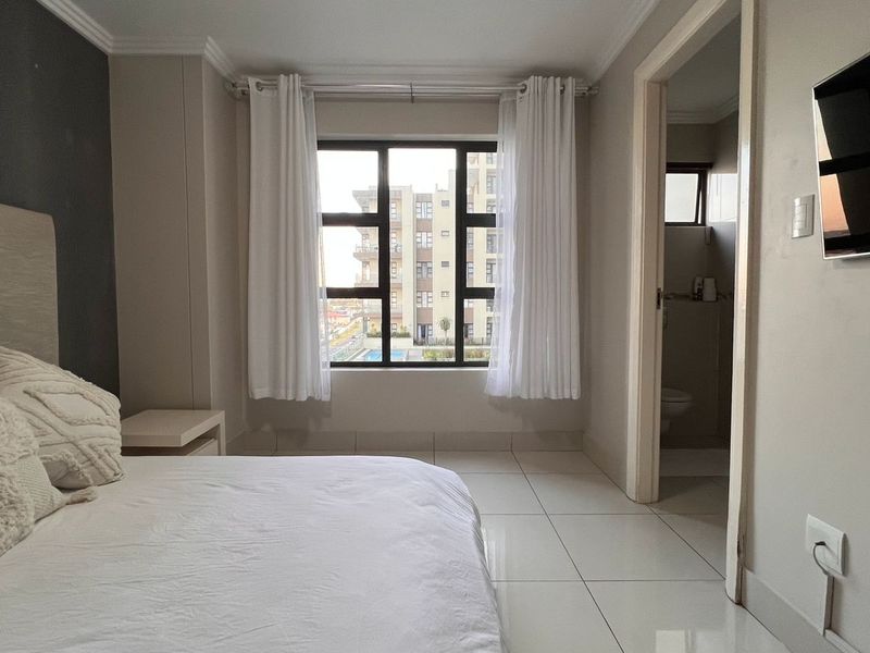 LUXURIOUS, ELEGANT  SECURE  FURNISHED APARTMENT - Photo 10