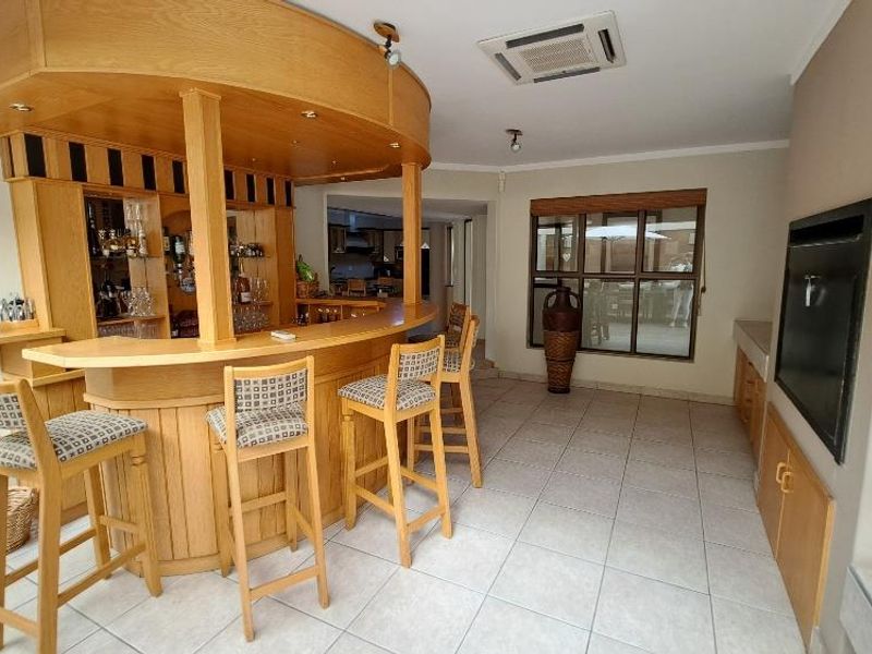 This spacious charming home is situated in a great location close to the Lagoon. - Photo 7