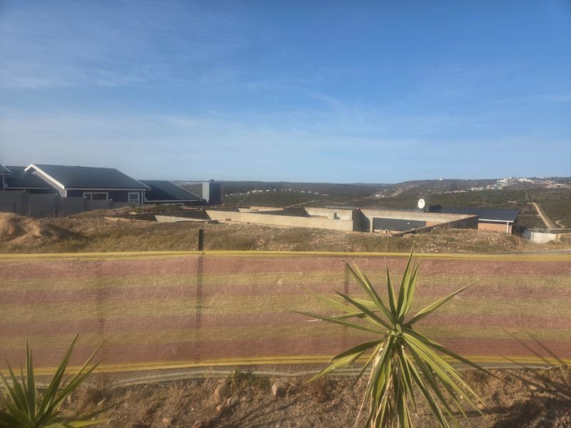 Corner stand with a distant sea view - Photo 6