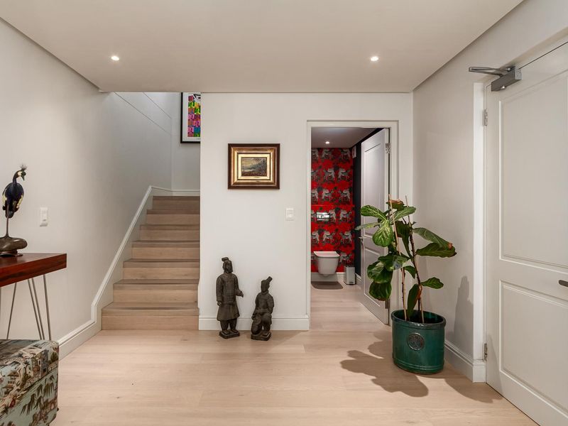 Stylish Furnished Triplex in Upper Kenilworth - Photo 5
