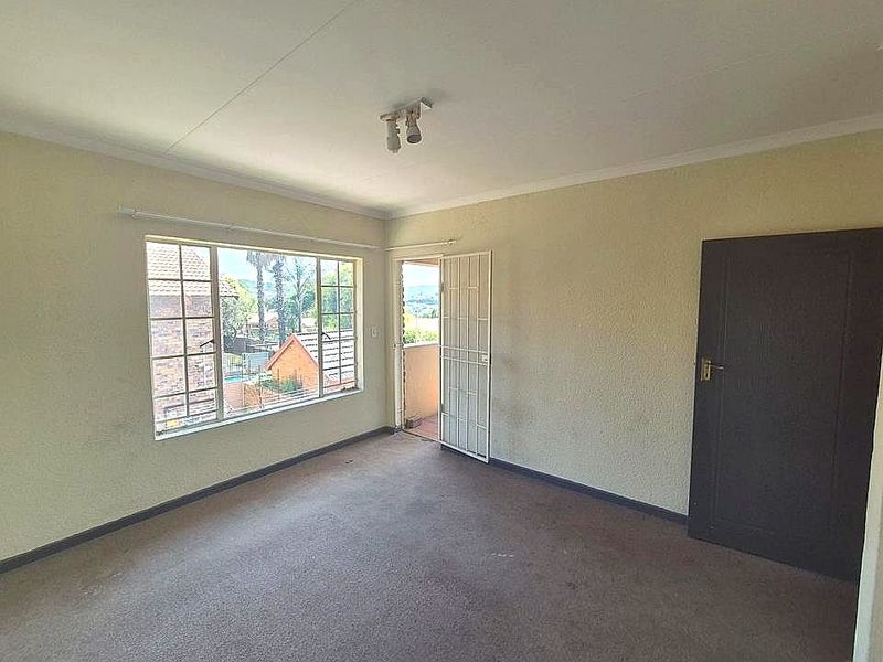 3 Bedroom Townhouse in Glenvista - Photo 9