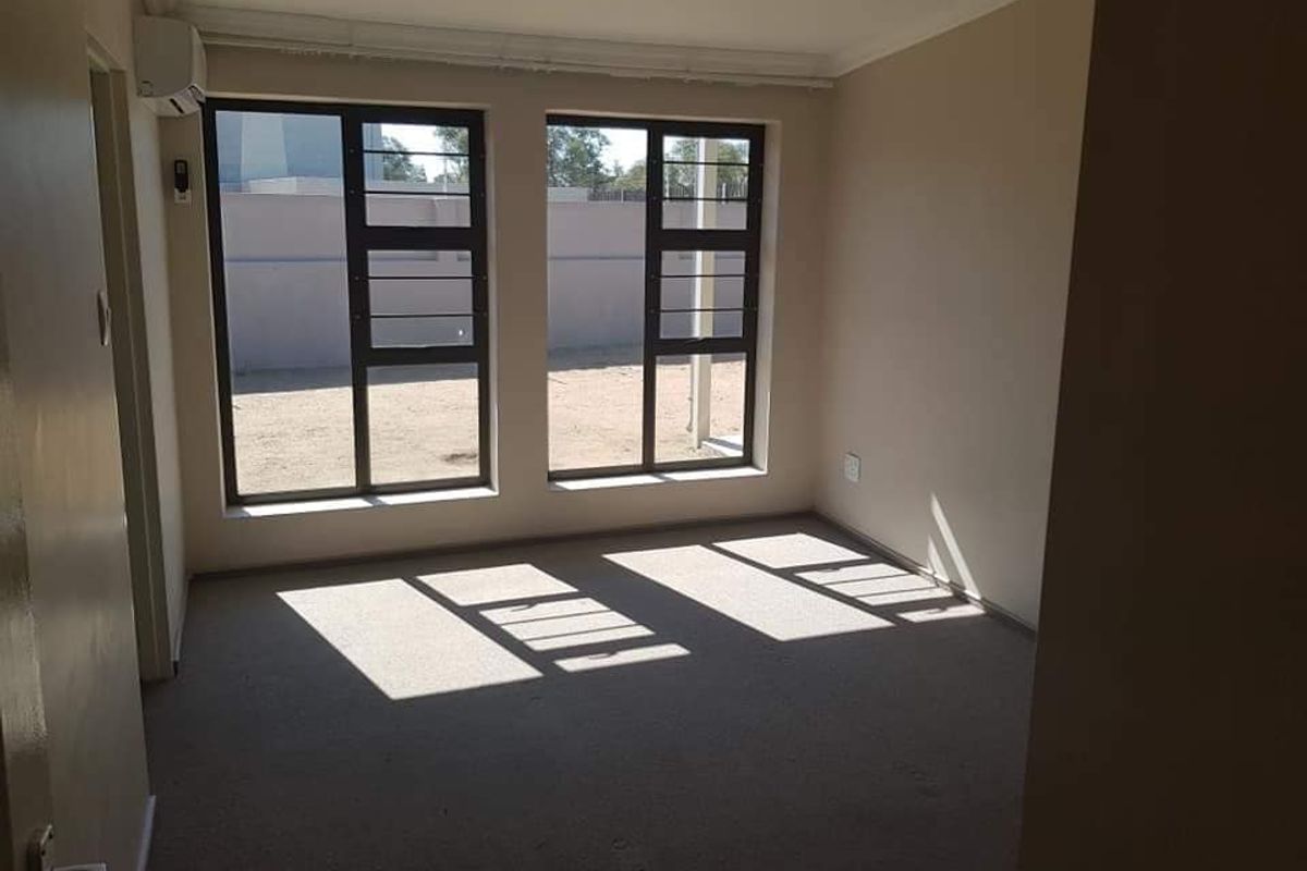 Acacia Vale 3 Bedroom - Photo 2