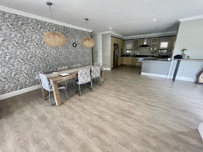 Hendra - Elevated 3 Bedroom Home in Sought-After Gated Estate – La Lucia - Photo 4