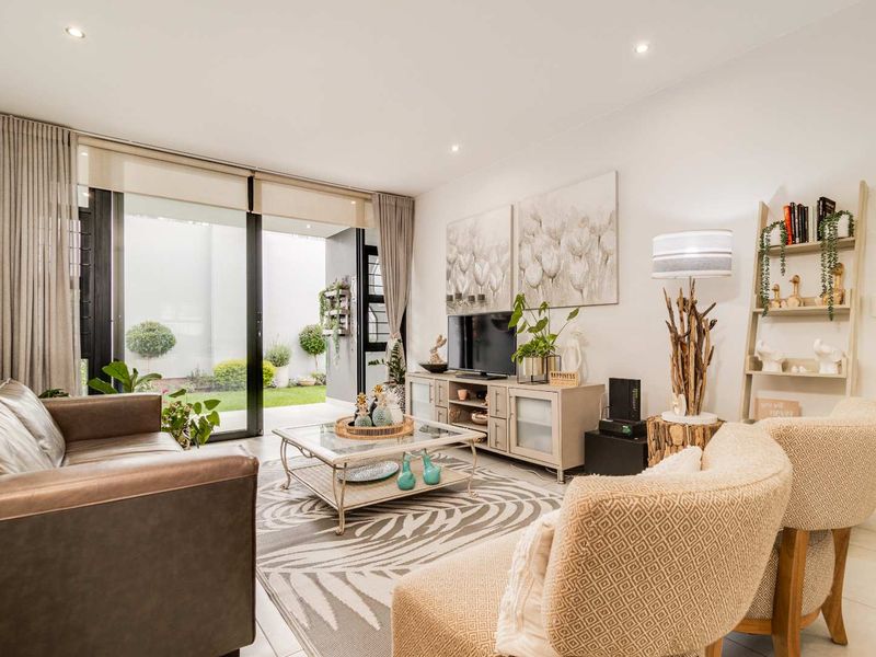 CONTEMPORARY 2 BEDROOM GARDEN APARTMENT FOR RENT IN BROADACRES - Photo 2