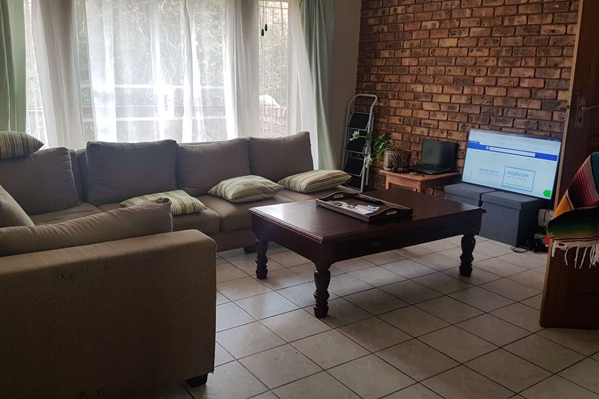 2 Bedroom apartment for sale - Photo 2