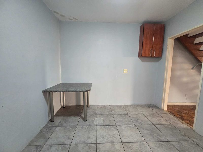 Spacious Lock-up-and-Go Apartment living in Newton Park - Photo 5