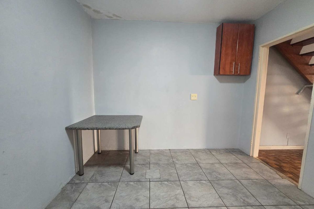 Spacious Lock-up-and-Go Apartment living in Newton Park - Photo 5