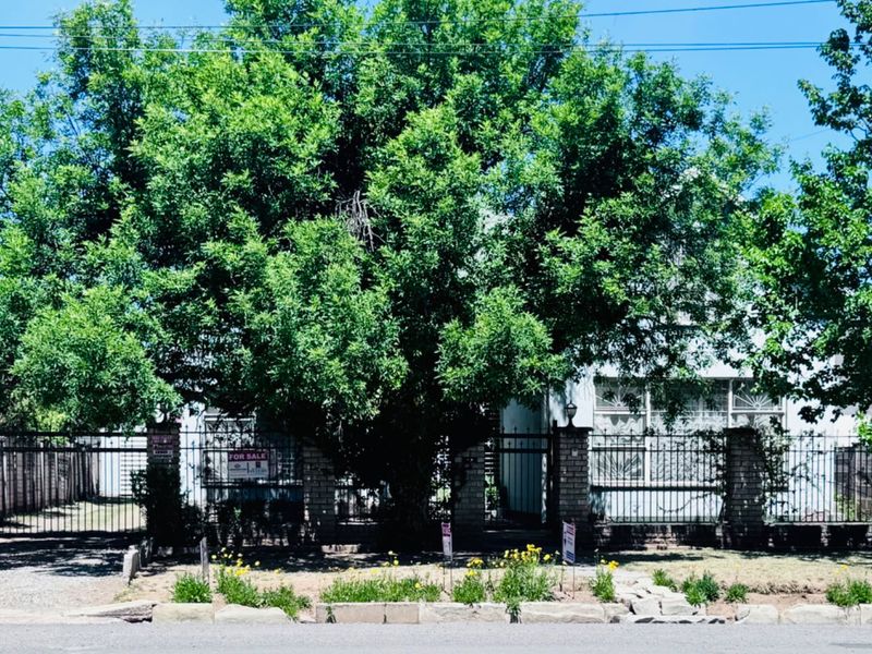 6 Bedrooms Property For Sale In Queenstown - Photo 2