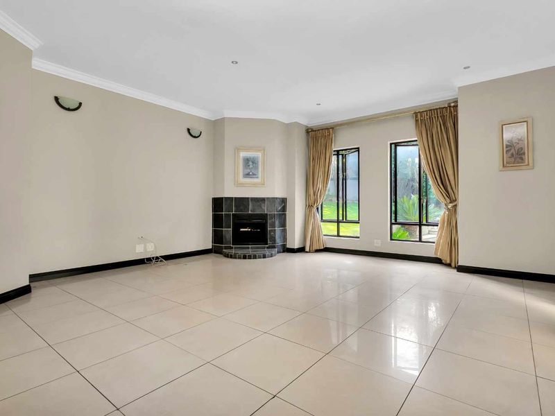 FOR THE LARGER FAMILY – HOME WITH LARGE FLAT - Photo 8