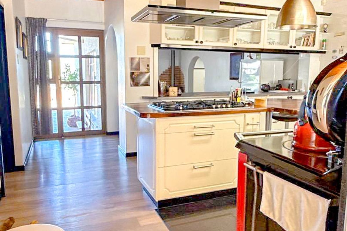 Grand Home For Sale in Klein Windhoek, Windhoek - Photo 3