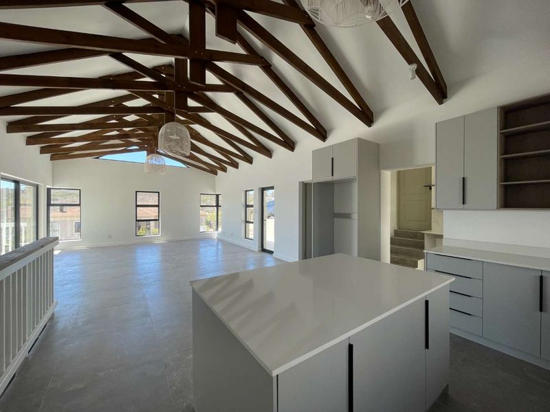 Discover Elegance: Your Dream Home Awaits! - Photo 7