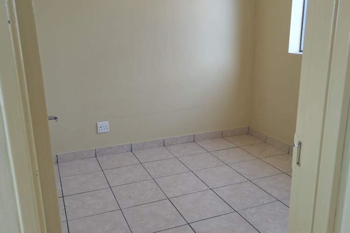 Your New Beginning: 2-Bed Apartment in Meadowlands - Photo 5