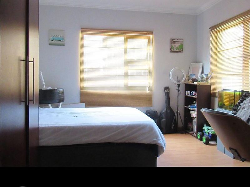 Large family home - Photo 8