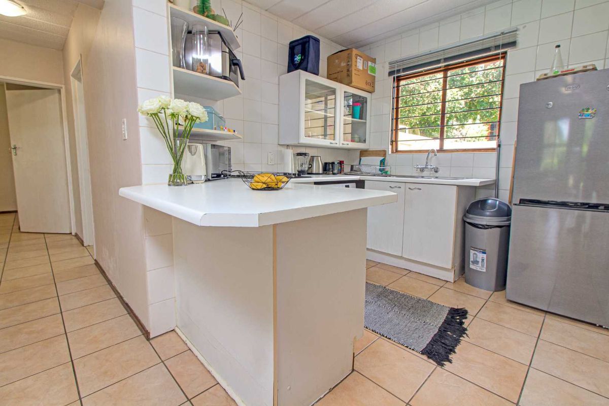 Tranquil Apartment Steps from Hoerskool Randburg! - Photo 4