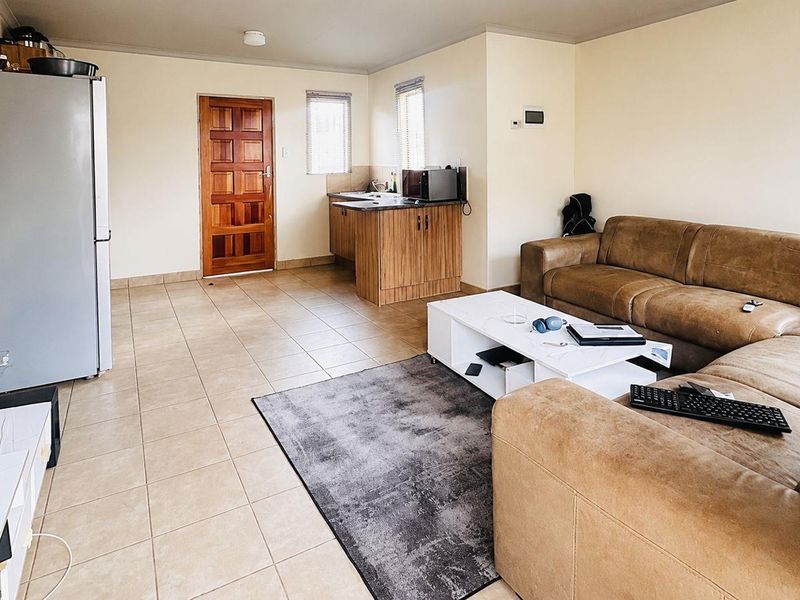 Beautiful 3-Bedroom Home for Sale in Leopard Rest - Photo 2
