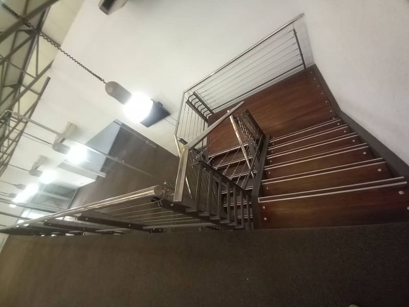 Building  to Rent  / Either entire building or per floor - Photo 6