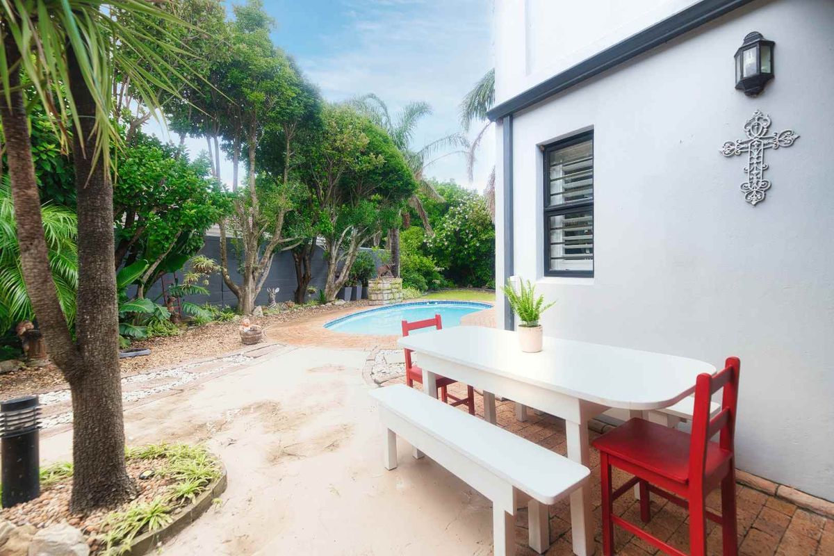 LARGE RESIDENTIAL HOME FOR SALE - Photo 5