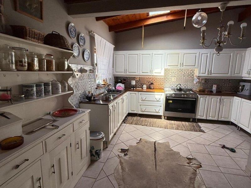 Large 4 bedroom family home - Photo 2