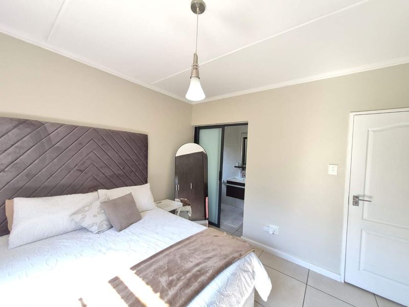 3 BEDS , 2 BATHS FOR SALE IN FOURWAYS - Photo 9
