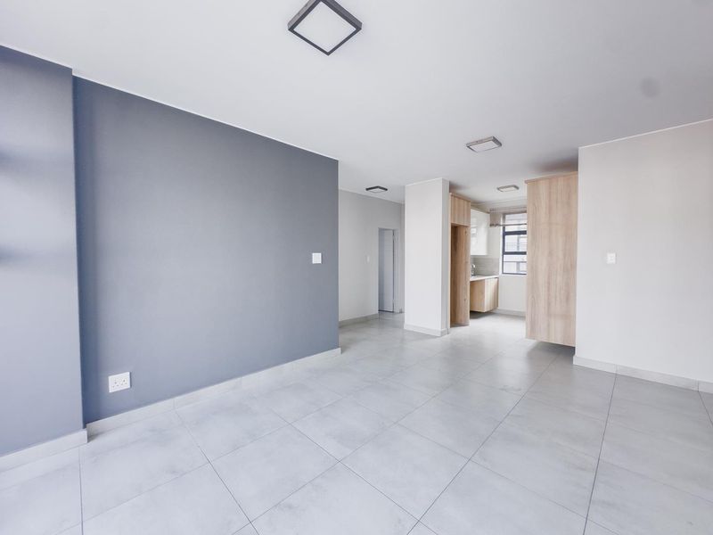 2 Bedroom Apartment with a Balcony - Photo 9
