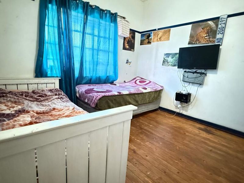 Convenient Living: 3-Bed Home with Extra Income Options - Photo 7