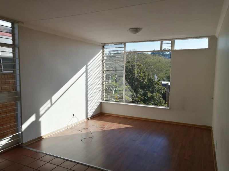 Cambray, 2 Bedroom for sale - Photo 2